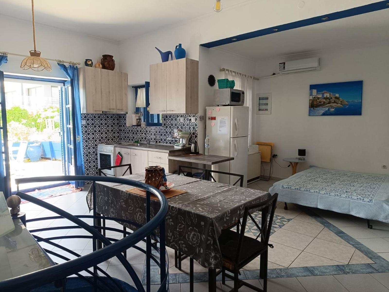Right Across The Sea Villa Nea Kallikrateia Exterior photo