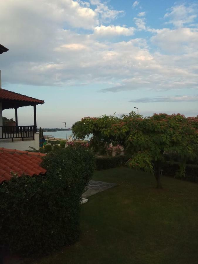 Right Across The Sea Villa Nea Kallikrateia Exterior photo